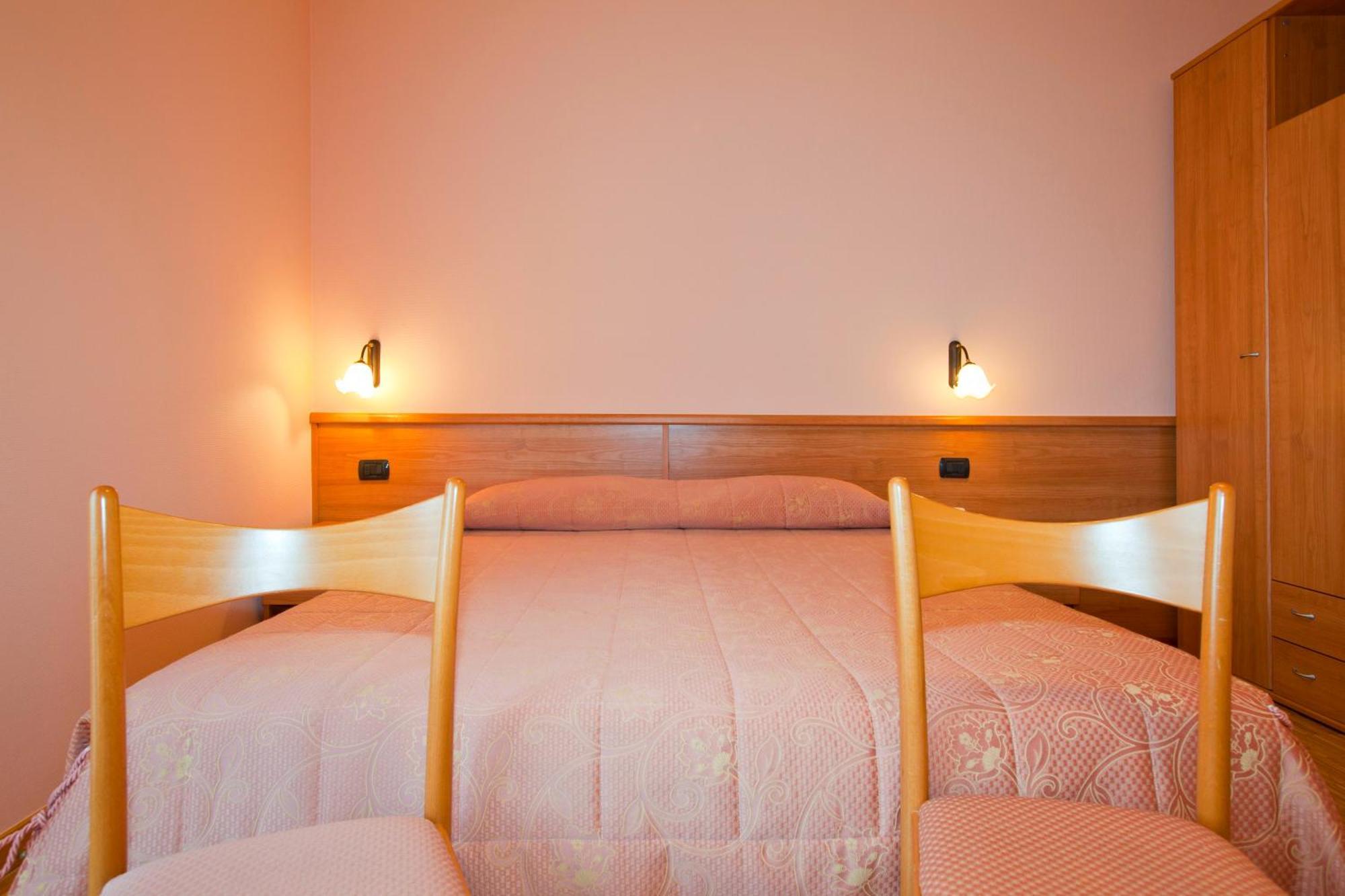 Hotel Migliorati カスティオーネ・デッラ・プレゾラーナ 部屋 写真