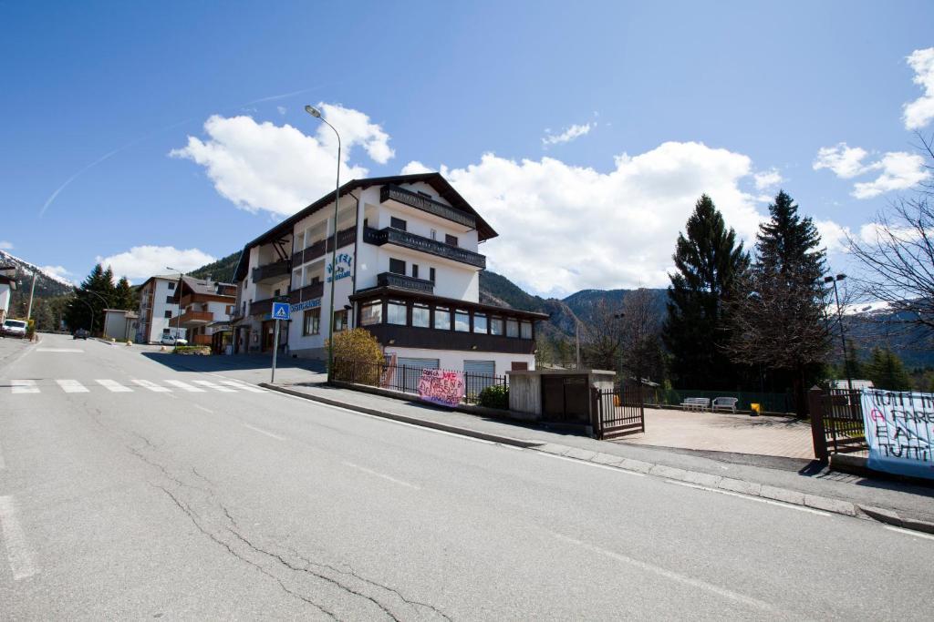 Hotel Migliorati カスティオーネ・デッラ・プレゾラーナ エクステリア 写真