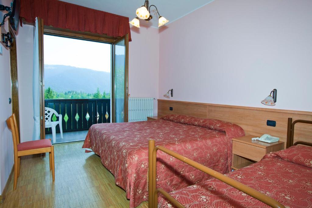 Hotel Migliorati カスティオーネ・デッラ・プレゾラーナ 部屋 写真